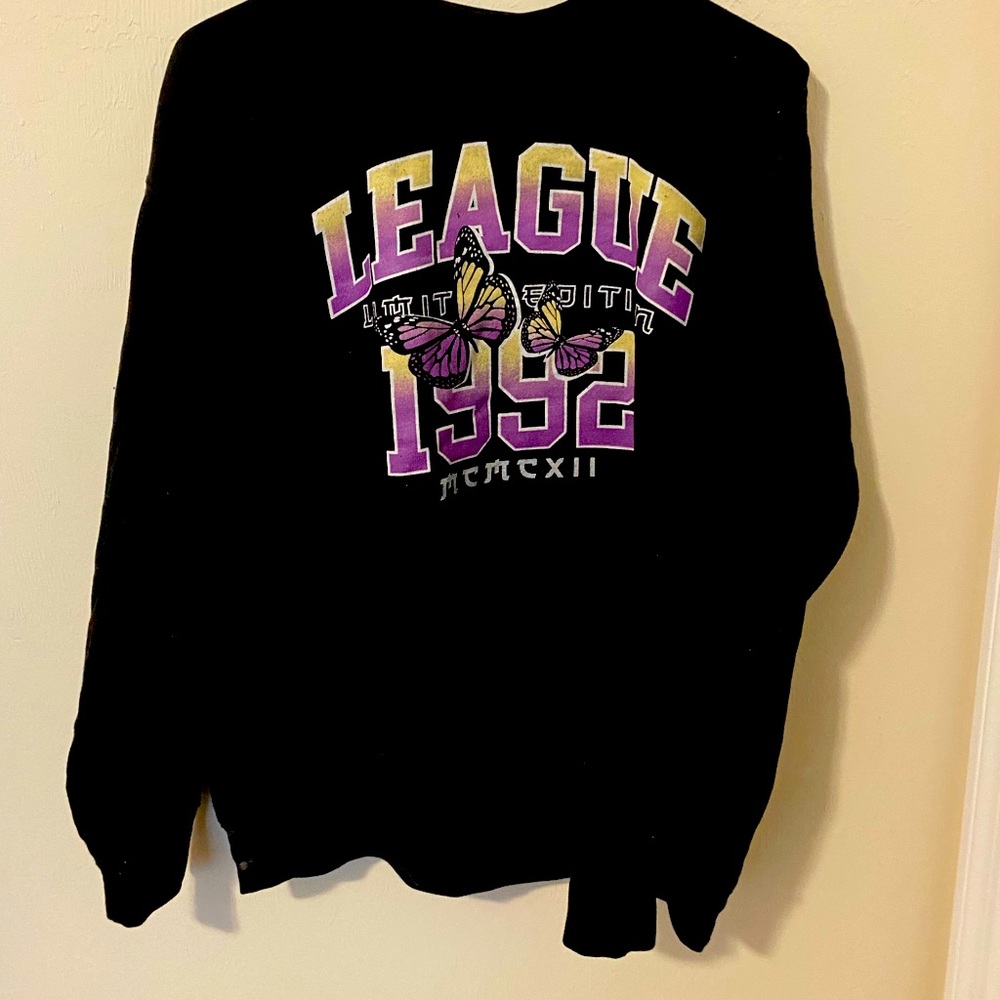 Vintage Butterfly Sweatshirt 🦋